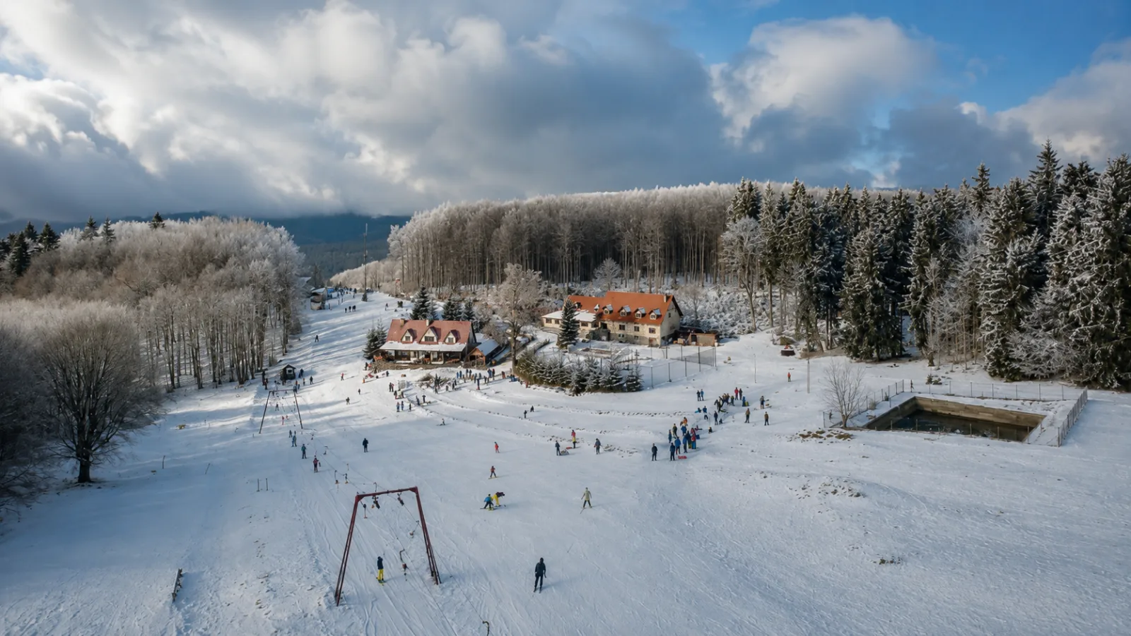 Pârtia de schi din zona Sovata (Aluniș), iarna